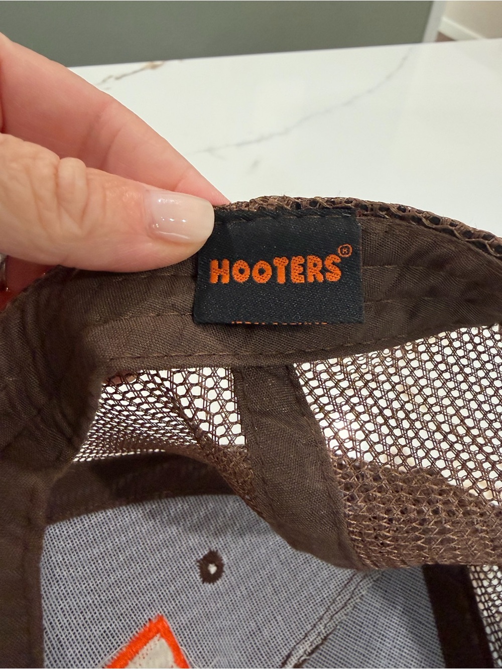 Hooters Brown Hat with Orange Trim Trucker Cap, snapback - Picture 4 of 6
